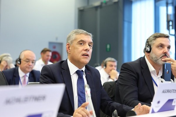 ΠΟΛΙΤΙΚΕΣ ΓΙΑ ΤΟΥΣ ΠΟΛΛΟΥΣ, ΓΙΑ ΝΑ ΔΙΑΦΥΛΑΞΟΥΜΕ ΤΟ ΕΥΡΩΠΑΪΚΟ ΟΡΑΜΑ ΚΑΙ ΙΔΕΩΔΕΣ