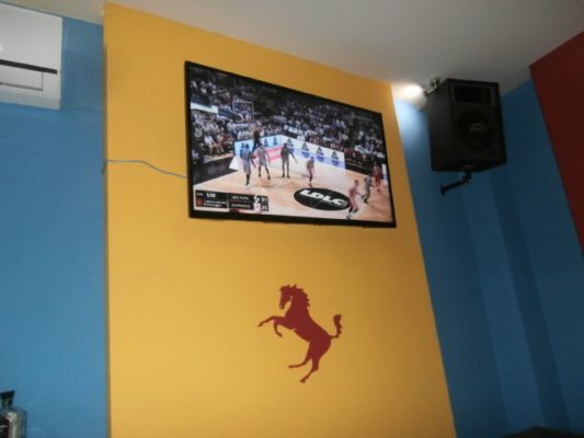 ΑΠΟΛΑΥΣΤΕ ΑΕΛ ΚΑΙ ΟΧΙ ΜΟΝΟ ΣΤΟ “BILLY’S COFFEE HOUSE & BEER CENTER”