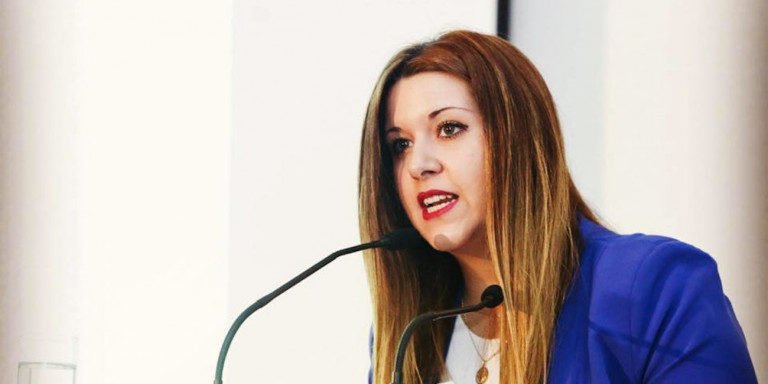 ΠΑΡΑΙΤΗΘΗΚΕ Η ΠΡΟΕΔΡΟΣ ΤΗΣ ΟΝΝΕΔ ΠΕΝΤΕΛΗΣ ΜΕΤΑ ΤΗ ΡΑΤΣΙΣΤΙΚΗ ΕΠΙΣΤΟΛΗ
