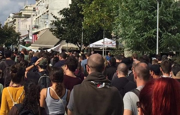 Η ΑΡΙΣΤΕΡΗ ΠΑΡΕΜΒΑΣΗ ΧΑΙΡΕΤΙΖΕΙ ΤΗ ΜΑΖΙΚΗ ΚΙΝΗΤΟΠΟΙΗΣΗ ΓΙΑ ΤΙΣ ΑΝΕΜΟΓΕΝΝΗΤΡΙΕΣ