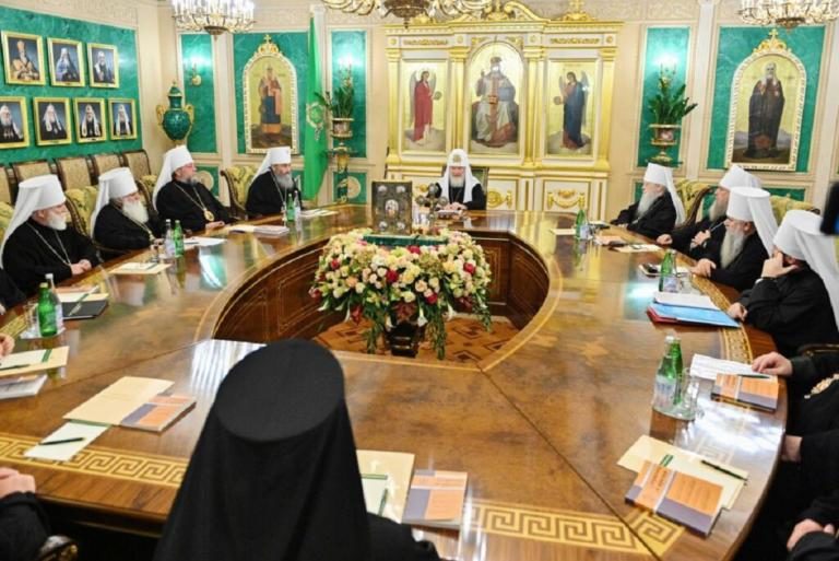 ΑΠΕΙΛΕΙ ΜΕ ΔΙΑΓΡΑΦΗ ΤΟΝ ΙΕΡΩΝΥΜΟ Η ΡΩΣΙΚΗ ΕΚΚΛΗΣΙΑ