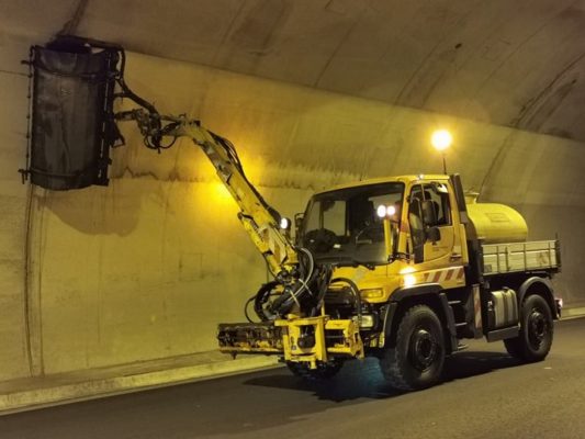 ΕΡΓΑΣΙΕΣ ΣΥΝΤΗΡΗΣΗΣ ΚΑΙ ΚΑΛΛΩΠΙΣΜΟΥ ΣΤΙΣ ΣΗΡΑΓΓΕΣ ΤΕΜΠΩΝ ΚΑΙ ΠΛΑΤΑΜΩΝΑ (ΦΩΤΟ)
