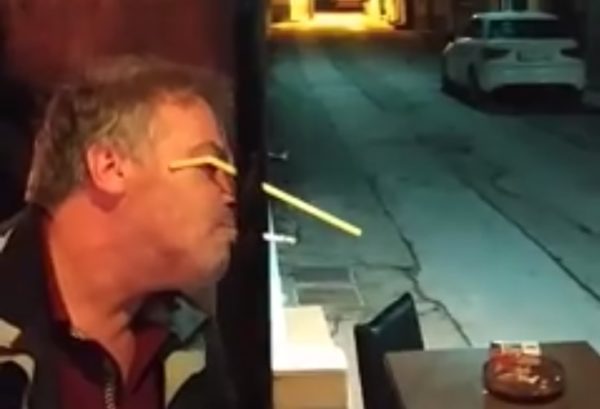 Η ΠΑΤΕΝΤΑ ΓΙΑ ΤΟ ΚΑΠΝΙΣΜΑ ΠΟΥ ΤΑ ΣΠΑΕΙ…