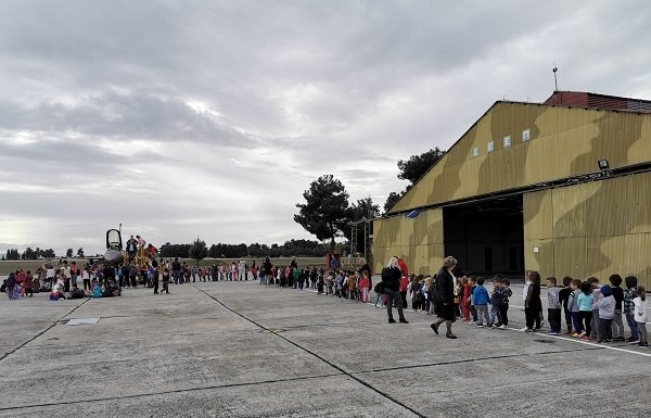 ΞΕΚΙΝΗΣΑΝ ΟΙ ΕΚΔΗΛΩΣΕΙΣ ΓΙΑ ΤΟΝ ΕΟΡΤΑΣΜΟ ΤΟΥ ΠΡΟΣΤΑΤΗ ΤΗΣ ΠΟΛΕΜΙΚΗΣ ΑΕΡΟΠΟΡΙΑΣ ΣΤΗ ΛΑΡΙΣΑ (ΦΩΤΟ)