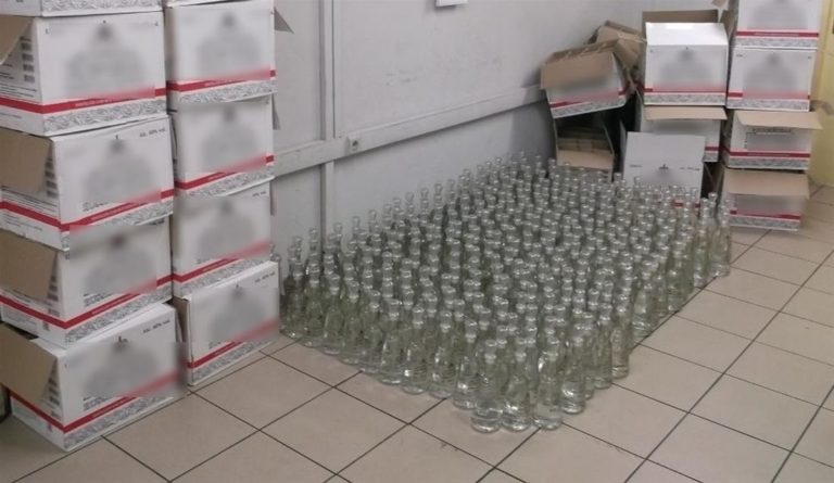 13 ΤΟΝΟΙ ΛΑΘΡΑΙΟ ΑΛΚΟΟΛ ΓΙΑ ΠΟΤΑ ΜΠΟΜΠΑ ΒΡΕΘΗΚΕ ΣΤΟ ΑΡΜΕΝΙΟ ΛΑΡΙΣΑΣ