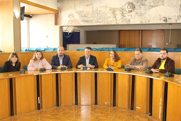 ΠΡΟΤΥΠΗ ΠΡΟΣΟΜΟΙΩΣΗ ΠΕΡΙΦΕΡΕΙΑΚΟΥ ΣΥΜΒΟΥΛΙΟΥ ΑΠΟ ΝΕΟΥΣ ΣΤΗ ΛΑΡΙΣΑ