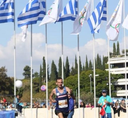 ΣΤΟΝ ΜΑΡΑΘΩΝΙΟ ΤΗΣ ΑΘΗΝΑΣ ΜΕ ΣΤΟΧΟ ΤΟ ΧΙΟΥΣΤΟΝ Ο Ν. ΤΣΙΚΟΥΡΑΣ
