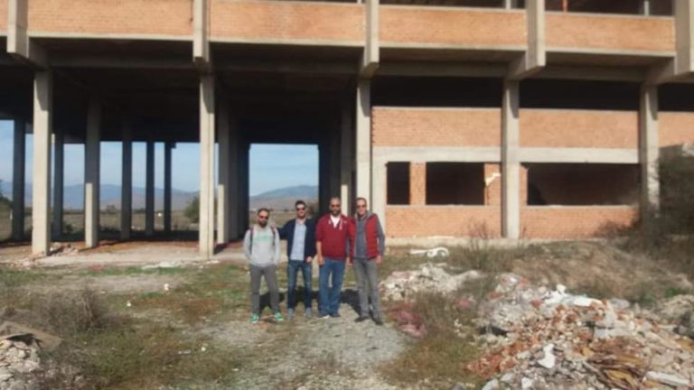 ΣΤΟ ΕΓΚΑΤΑΛΕΛΕΙΜΜΕΝΟ ΚΤΙΡΙΟ ΤΟΥ ΤΕΛΩΝΕΙΟΥ ΛΑΡΙΣΑΣ Ο Ν. ΓΑΜΒΡΟΥΛΑΣ