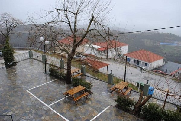 Ο ΙΔΙΟΚΤΗΤΗΣ ΤΟΥ ΞΕΝΩΝΑ ΣΤΗ ΒΕΡΔΙΚΟΥΣΙΑ ΚΑΙ ΟΙ ΠΡΟΣΦΥΓΕΣ…