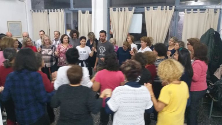 ΜΑΘΗΜΑΤΑ ΠΑΡΑΔΟΣΙΑΚΩΝ ΧΟΡΩΝ ΑΠΟ ΤΟΥΣ ΕΝΕΡΓΟΥΣ ΠΟΛΙΤΕΣ ΛΑΡΙΣΑΣ