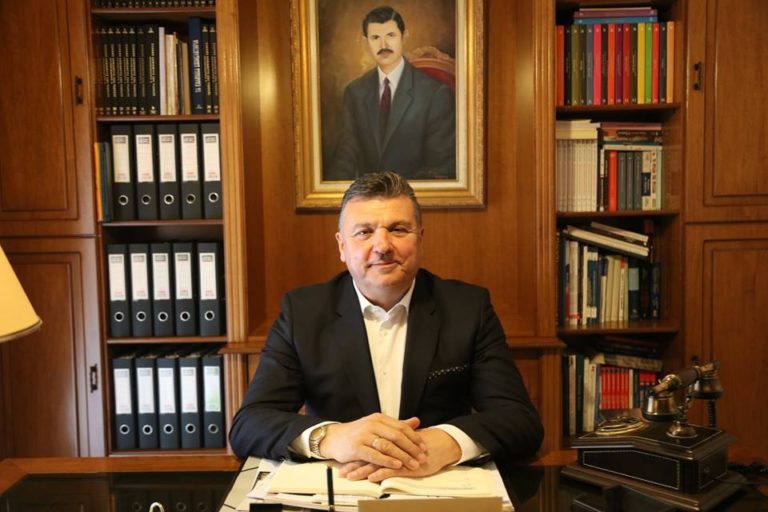 ΚΑΙ ΕΓΕΝΕΤΟ ΚΟΛΥΜΒΗΤΗΡΙΟ…