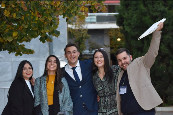 ΕΝΤΟΝΗ Η ΤΥΡΝΑΒΙΤΙΚΗ ΠΑΡΟΥΣΙΑ ΣΤΗΝ ΠΡΟΣΟΜΟΙΩΣΗ ΤΟΥ ΠΕΡΙΦΕΡΕΙΑΚΟΥ ΣΥΜΒΟΥΛΙΟΥ