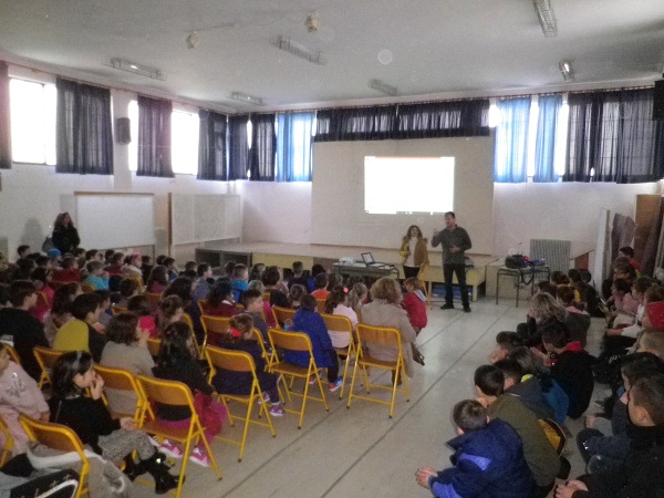 ΕΚΔΗΛΩΣΗ ΣΤΟ 3o ΔΗΜΟΤΙΚΟ ΣΧΟΛΕΙΟ ΑΜΠΕΛΩΝΑ ΓΙΑ ΤΑ ΠΑΙΔΙΑ ΜΕ ΑΝΑΠΗΡΙΑ