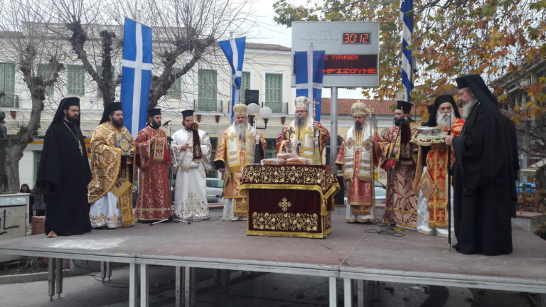 ΣΤΗ ΣΚΙΑ ΤΗΣ ΠΑΝΔΗΜΙΑΣ Ο ΤΥΡΝΑΒΟΣ ΤΙΜΑ ΤΟΝ ΠΟΛΙΟΥΧΟ ΤΟΥ ΑΓΙΟ ΓΕΔΕΩΝ