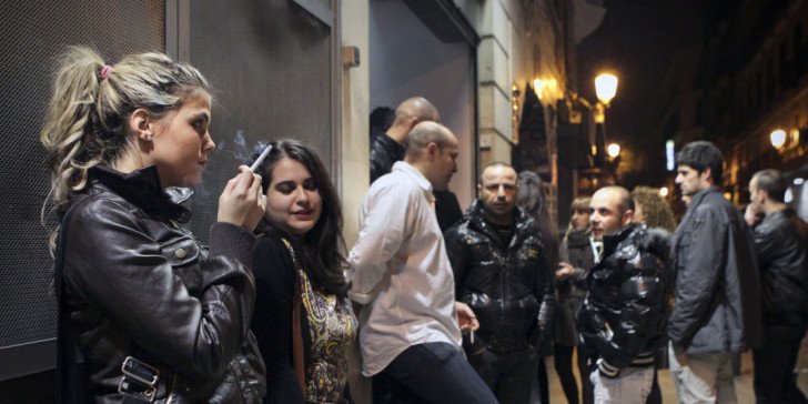 Η ΑΠΑΓΟΡΕΥΣΗ ΤΟΥ ΚΑΠΝΙΣΜΑΤΟΣ ΦΕΡΝΕΙ ΤΟ SMIRTING