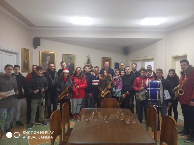 ΤΑ ΕΨΑΛΑΝ ΣΤΟ ΔΗΜΑΡΧΟ ΤΥΡΝΑΒΟΥ
