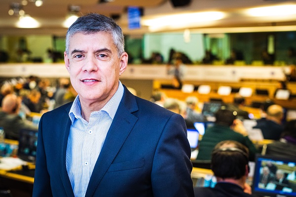ΔΕΝ ΕΙΜΑΣΤΕ ΕΔΩ ΓΙΑ ΤΟΥΣ ΕΑΥΤΟΥΣ ΜΑΣ. ΕΙΜΑΣΤΕ ΓΙΑ ΤΗ ΝΕΑ ΕΥΡΩΠΑΪΚΗ ΓΕΝΙΑ ΠΟΥ ΕΡΧΕΤΑΙ