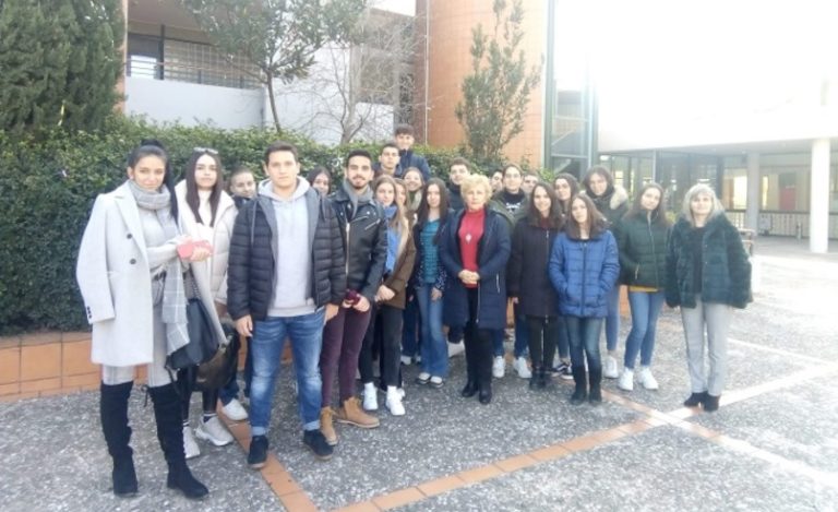 ΓΝΩΡΙΜΙΑ ΜΕ ΤΗΝ ΙΑΤΡΙΚΗ ΣΧΟΛΗ ΛΑΡΙΣΑΣ ΓΙΑ ΜΑΘΗΤΕΣ ΤΟΥ 5ου ΓΕΛ