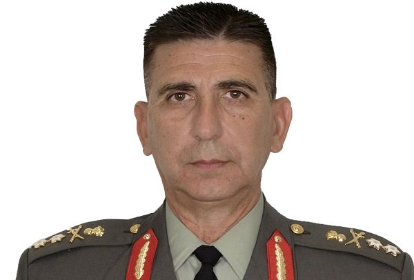 ΤΟ ΒΙΟΓΡΑΦΙΚΟ ΤΟΥ ΝΕΟΥ ΔΙΟΙΚΗΤΗ ΤΗΣ 1ης ΣΤΡΑΤΙΑΣ
