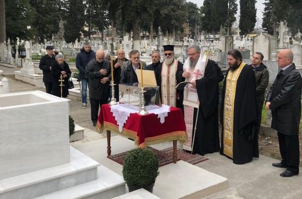 ΕΠΑΝΑΦΟΡΑ ΣΤΗ ΛΑΡΙΣΑ ΤΩΝ ΟΣΤΩΝ ΤΟΥ ΜΑΚΑΡΙΣΤΟΥ ΛΑΡΙΣΗΣ ΚΑΙ ΠΛΑΤΑΜΩΝΟΣ ΙΑΚΩΒΟΥ ΣΧΙΖΑ
