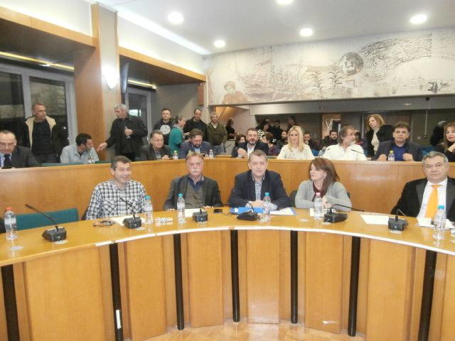ΕΚΔΗΛΗ ΑΝΗΣΥΧΙΑ ΚΑΙ ΕΡΩΤΗΜΑΤΙΚΑ ΓΙΑ ΤΙΣ ΦΩΤΙΕΣ ΣΤΗ ΒΙΟΚΕΡΑΛ