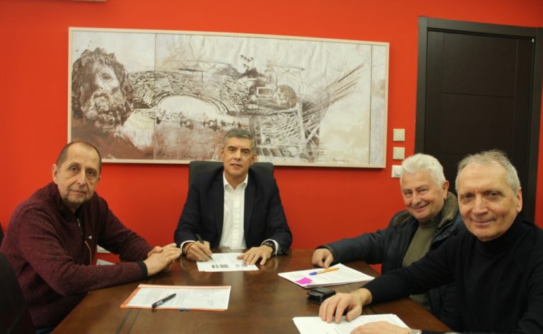 ΚΑΘΑΡΙΣΜΟΣ ΡΕΜΑΤΩΝ ΚΑΙ ΔΙΕΥΘΕΤΗΣΗ ΧΕΙΜΑΡΡΩΝ ΣΤΗΝ Π.Ε. ΛΑΡΙΣΑΣ