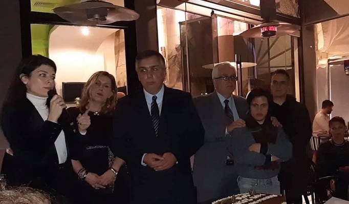 ΑΘ. ΣΙΑΦΑΡΙΚΑ ΣΤΟ ΣΥΛΛΟΓΟ ΚΥΚΝΟΣ: ΑΙΣΘΑΝΟΜΑΙ ΠΟΛΥ ΟΙΚΕΙΑ ΜΑΖΙ ΣΑΣ