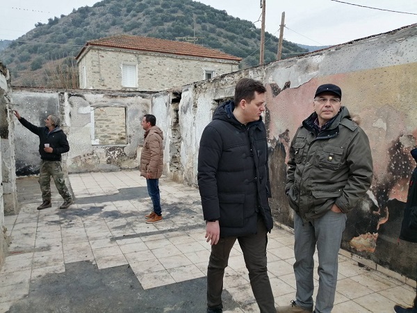ΣΤΟ ΠΛΕΥΡΟ ΤΗΣ ΠΥΡΟΠΛΗΚΤΗΣ ΟΙΚΟΓΕΝΕΙΑΣ ΑΠΟ ΤΗ ΛΥΓΑΡΙΑ Ο ΔΗΜΟΣ ΤΥΡΝΑΒΟΥ