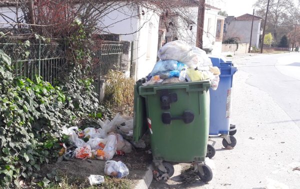 ΣΕ ΙΔΙΩΤΗ Η ΑΠΟΚΟΜΙΔΗ ΑΠΟΡΡΙΜΜΑΤΩΝ ΣΤΗ Δ.Ε. ΑΜΠΕΛΩΝΑ ΚΑΙ Η ΑΝΑΚΥΚΛΩΣΗ ΣΕ ΟΛΟ ΤΟ ΔΗΜΟ ΤΥΡΝΑΒΟΥ