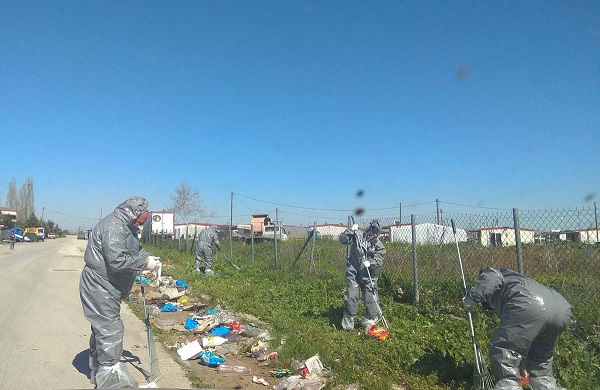 ΣΥΝΕΧΙΖΕΙ ΕΝΤΑΤΙΚΑ ΤΙΣ ΑΠΟΛΥΜΑΝΣΕΙΣ ΔΗΜΟΣΙΩΝ ΧΩΡΩΝ ΚΑΙ ΤΟΥ ΟΙΚΙΣΜΟΥ ΤΩΝ ΡΟΜΑ Ο ΔΗΜΟΣ ΦΑΡΣΑΛΩΝ