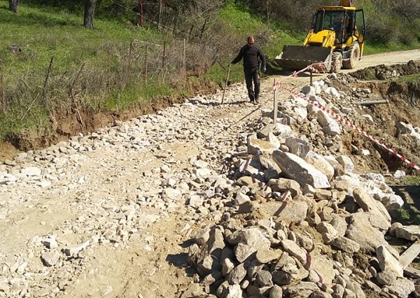 ΑΠΟΚΑΤΑΣΤΑΣΗ ΑΓΡΟΤΙΚΩΝ ΔΡΟΜΩΝ ΣΤΗ ΣΠΗΛΙΑ
