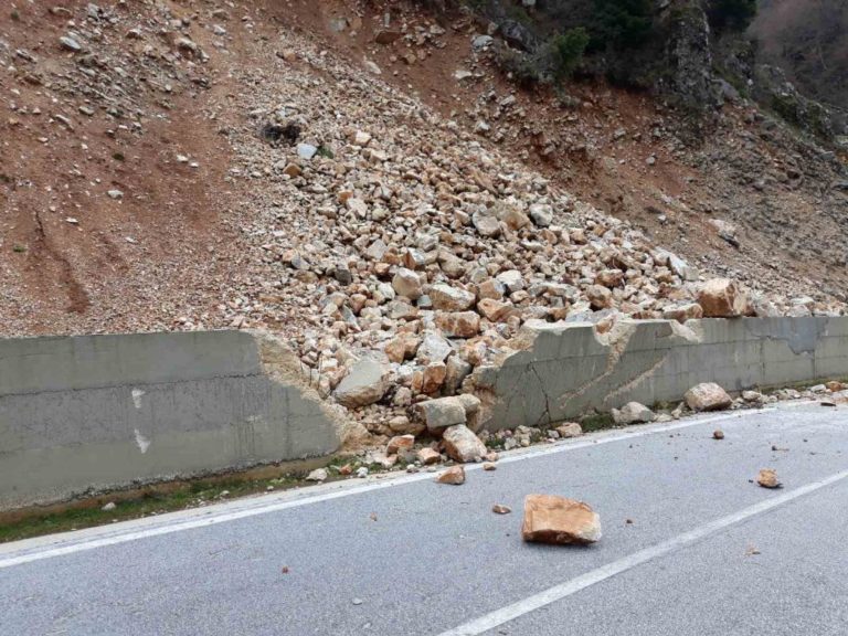 ΠΡΟΣΩΡΙΝΕΣ ΚΥΚΛΟΦΟΡΙΑΚΕΣ ΡΥΘΜΙΣΕΙΣ ΣΤΗΝ ΚΟΙΛΑΔΑ ΤΩΝ ΤΕΜΠΩΝ ΛΟΓΩ ΚΑΤΟΛΙΣΘΗΣΕΩΝ