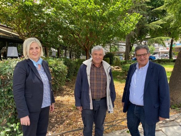 ΣΥΝΑΝΤΗΣΗ ΕΣΚΙΟΓΛΟΥ ΜΕ ΤΟΝ ΠΡΟΕΔΡΟ ΤΩΝ ΑΡΧΙΤΕΚΤΟΝΩΝ ΓΙΑ ΤΗΝ ΑΝΑΠΛΑΣΗ ΤΗΣ ΠΛΑΤΕΙΑΣ ΔΗΜΑΡΧΕΙΟΥ