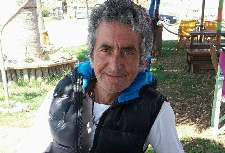 ΚΗΔΕΥΤΗΚΕ ΣΤΗ ΣΚΗΤΗ ΑΓΙΑΣ Ο ΓΝΩΣΤΟΣ ΕΠΙΧΕΙΡΗΜΑΤΙΑΣ ΣΤΕΛΙΟΣ ΒΑΣΙΛΟΠΟΥΛΟΣ (ΜΑΚΑΡΟΝΑΣ)