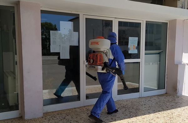 ΣΥΝΕΧΙΖΕΤΑΙ ΤΟ ΚΛΕΙΣΙΜΟ ΤΜΗΜΑΤΩΝ ΚΑΙ ΣΧΟΛΕΙΩΝ ΣΤΟ ΝΟΜΟ ΛΑΡΙΣΑΣ ΛΟΓΩ ΚΟΡΩΝΟΪΟΥ