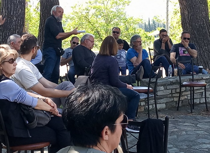 ΔΙΑΜΑΡΤΥΡΟΝΤΑΙ ΟΙ ΚΑΤΟΙΚΟΙ ΤΟΥ ΕΥΑΓΓΕΛΙΣΜΟΥ ΓΙΑ ΤΗ ΔΗΜΙΟΥΡΓΙΑ «ΠΡΑΣΙΝΟΥ ΣΗΜΕΙΟΥ» ΣΤΗΝ ΕΙΣΟΔΟ ΤΟΥ ΧΩΡΙΟΥ
