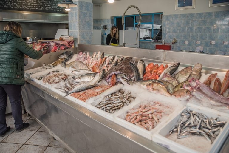 ΙΧΘΥΟΠΩΛΕΙΟ – ΙΧΘΥΟΜΑΓΕΙΡΕΙΟ Ι. ΜΕΡΧΑΣ ΣΤΗ ΛΑΡΙΣΑ: ΚΟΝΤΑ ΣΑΣ ΚΑΙ ΓΙΑ ΤΗ ΜΕΤΑΜΟΡΦΩΣΗ ΤΟΥ ΣΩΤΗΡΟΣ