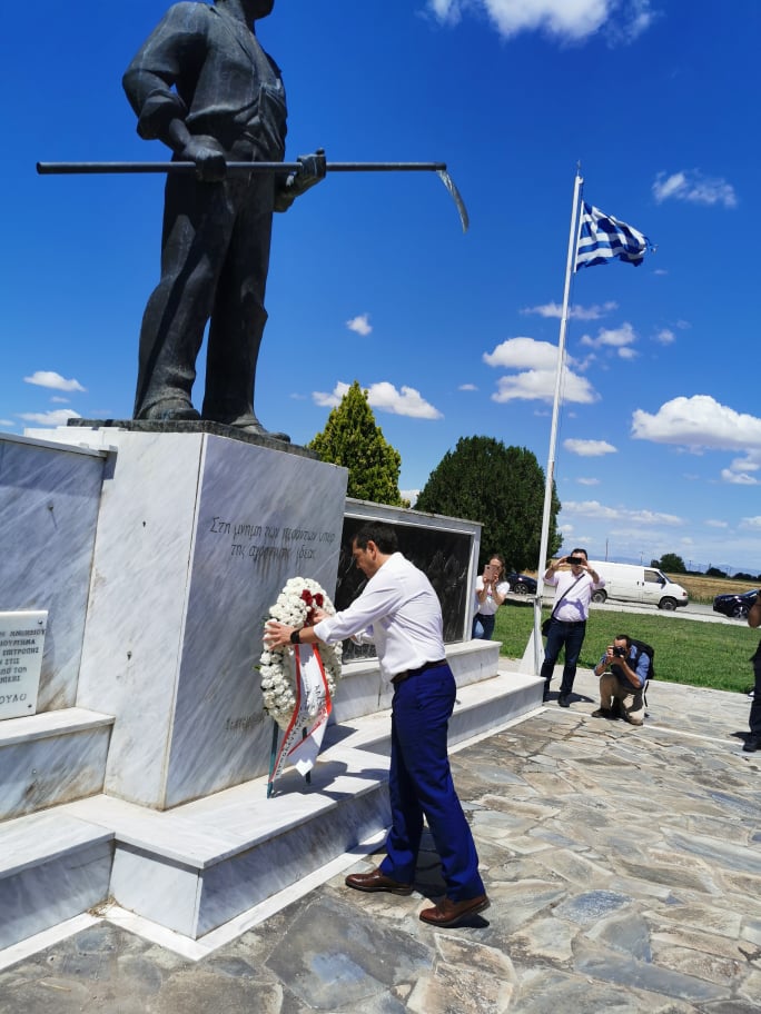 ΚΑΤΕΘΕΣΕ ΣΤΕΦΑΝΙ ΣΤΟ ΜΝΗΜΕΙΟ ΤΩΝ ΑΓΡΟΤΙΚΩΝ ΑΓΩΝΩΝ ΣΤΟ ΚΙΛΕΛΕΡ Ο ΑΛΕΞΗΣ ΤΣΙΠΡΑΣ
