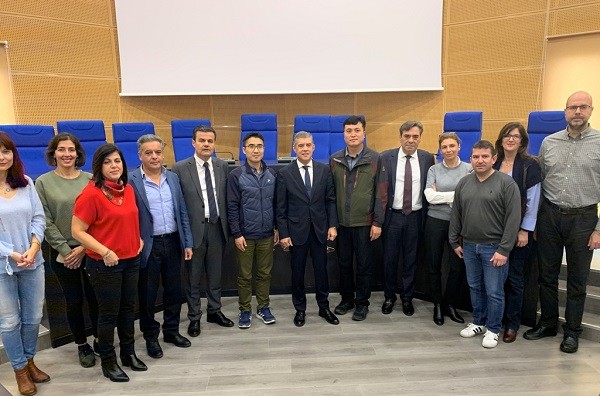 ΣΤΙΣ ΑΓΟΡΕΣ ΤΗΣ ΚΟΡΕΑΣ ΚΑΙ ΤΗΣ ΤΑΪΛΑΝΔΗΣ ΤΑ ΕΛΛΗΝΙΚΑ ΑΚΤΙΝΙΔΙΑ