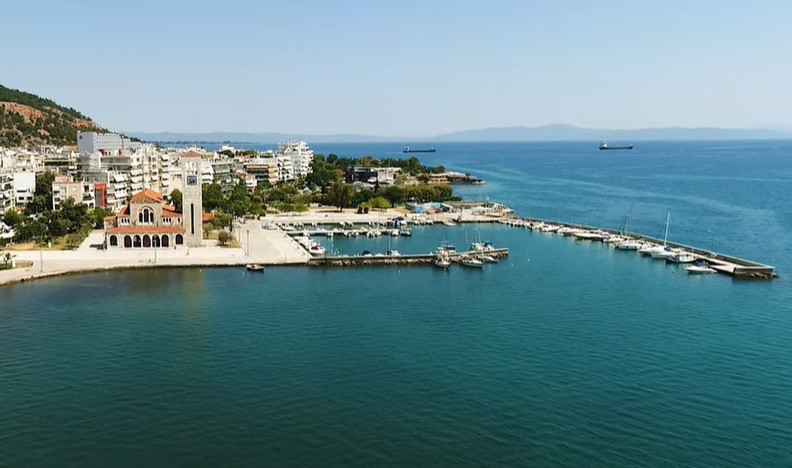 ΑΓΑΠΑΜΕ ΤΗΝ ΕΛΛΑΔΑ ΜΕ ΤΟΝ ΦΑΚΟ ΤΟΥ ΝΙΚΟΥ ΜΑΥΡΟΠΟΥΛΟΥ