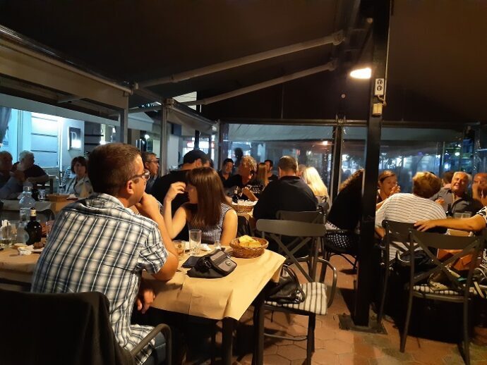 ΜΟΥΣΙΚΗ ΒΡΑΔΙΑ ΣΤΟ ΑΣΤΟΡΙΑ ΣΤΟΝ ΤΥΡΝΑΒΟ ΤΟ ΣΑΒΒΑΤΟ
