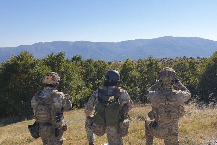 ΣΥΝΕΚΠΑΙΔΕΥΣΗ ΕΛΛΗΝΩΝ ΚΑΙ ΑΜΕΡΙΚΑΝΩΝ ΣΤΡΑΤΙΩΤΙΚΩΝ ΣΕ ΚΡΑΝΙΑ ΚΑΙ ΛΙΤΟΧΩΡΟ