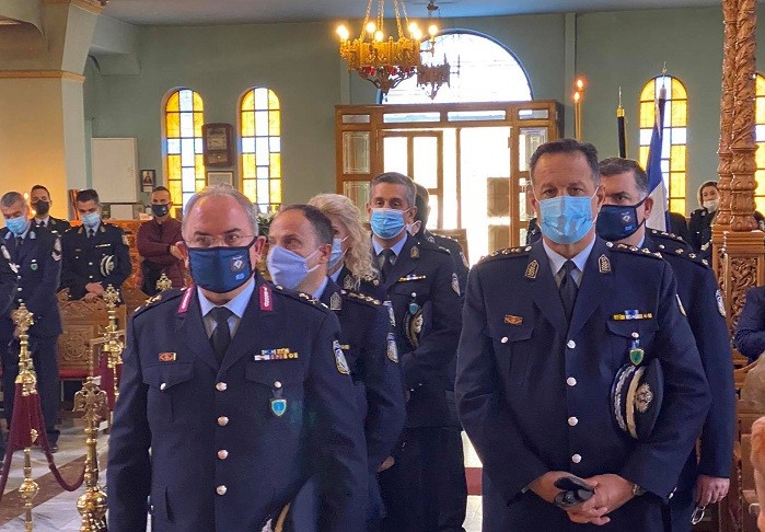 ΓΙΟΡΤΑΣΤΗΚΕ Ο ΠΡΟΣΤΑΤΗΣ ΤΗΣ ΑΣΤΥΝΟΜΙΑΣ ΑΓ. ΑΡΤΕΜΙΟΣ ΣΤΗ ΛΑΡΙΣΑ (ΦΩΤΟ)