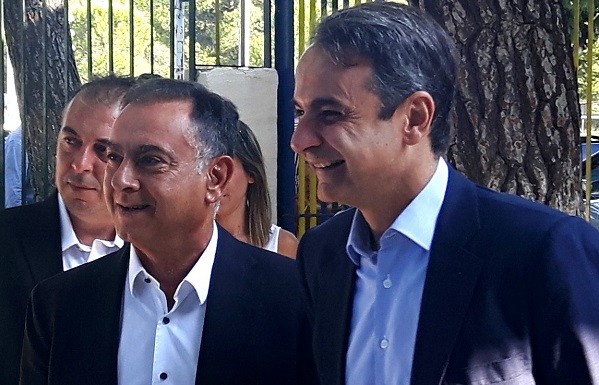 ΚΥΡ. ΜΗΤΣΟΤΑΚΗΣ ΚΑΙ ΝΔ ΟΔΗΓΟΥΝ ΤΗ ΧΩΡΑ ΜΠΡΟΣΤΑ