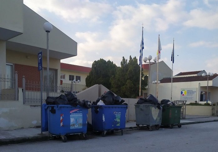 ΑΝΗΣΥΧΙΑ ΓΙΑ ΤΟΥΣ ΓΕΜΑΤΟΥΣ ΚΑΔΟΥΣ ΑΠΟΡΡΙΜΜΑΤΩΝ ΕΞΩ ΑΠΟ ΤΟΝ “ΑΡΙΣΤΕΑ” ΣΤΟΝ ΑΜΠΕΛΩΝΑ