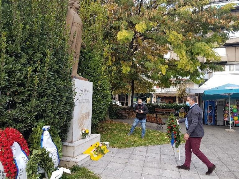 ΜΕ ΚΑΤΑΘΕΣΕΙΣ ΣΤΕΦΑΝΩΝ ΤΙΜΗΣΕ ΤΟ ΠΟΛΥΤΕΧΝΕΙΟ Η ΛΑΡΙΣΑ (ΦΩΤΟ – ΒΙΝΤΕΟ)