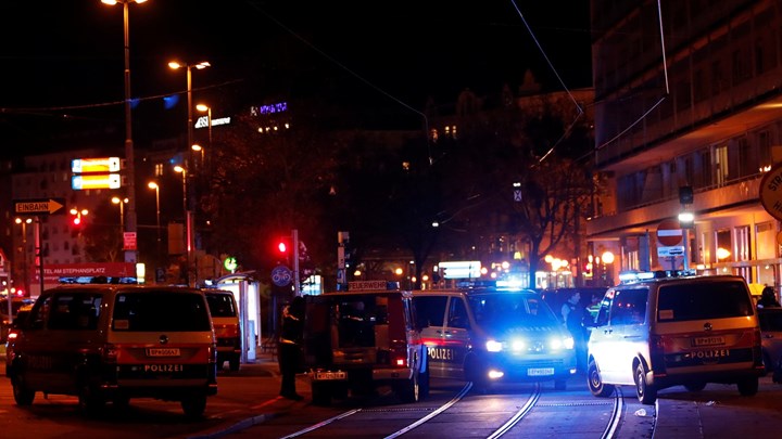 ΤΡΟΜΟΚΡΑΤΙΚΕΣ ΕΠΙΘΕΣΕΙΣ ΜΕ ΤΟΥΛΑΧΙΣΤΟΝ 7 ΝΕΚΡΟΥΣ ΣΤΗ ΒΙΕΝΝΗ