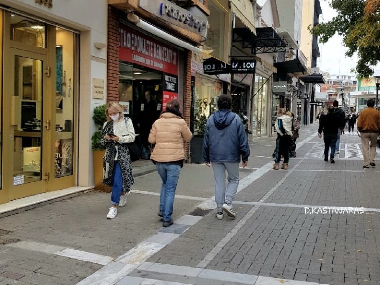ΣΠΕΥΔΟΥΝ ΣΕ ΚΑΤΑΣΤΗΜΑΤΑ ΚΑΙ ΤΡΑΠΕΖΕΣ ΟΙ ΛΑΡΙΣΑΙΟΙ (ΦΩΤΟ)