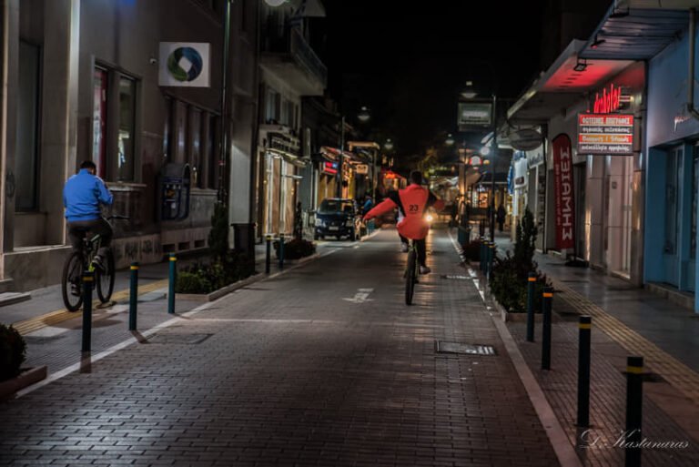 ΟΙ ΕΠΙΔΗΜΙΟΛΟΓΟΙ ΑΠΟΦΑΣΙΖΟΥΝ ΠΑΡΑΤΑΣΗ ΚΥΚΛΟΦΟΡΙΑΣ ΜΕΧΡΙ ΤΑ ΜΕΣΑΝΥΧΤΑ