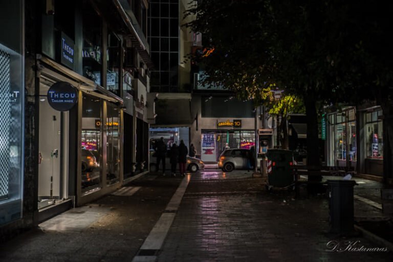 ΣΕ ΝΕΕΣ ΔΡΑΜΑΤΙΚΕΣ ΠΕΡΙΠΕΤΕΙΕΣ ΜΠΑΙΝΟΥΝ ΑΓΟΡΑ ΚΑΙ ΟΙΚΟΝΟΜΙΑ
